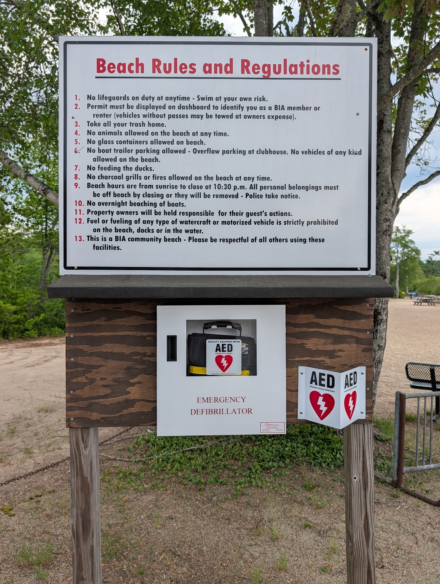AUTOMATED EXTERNAL DEFIBRILLATOR AT THE BEACH